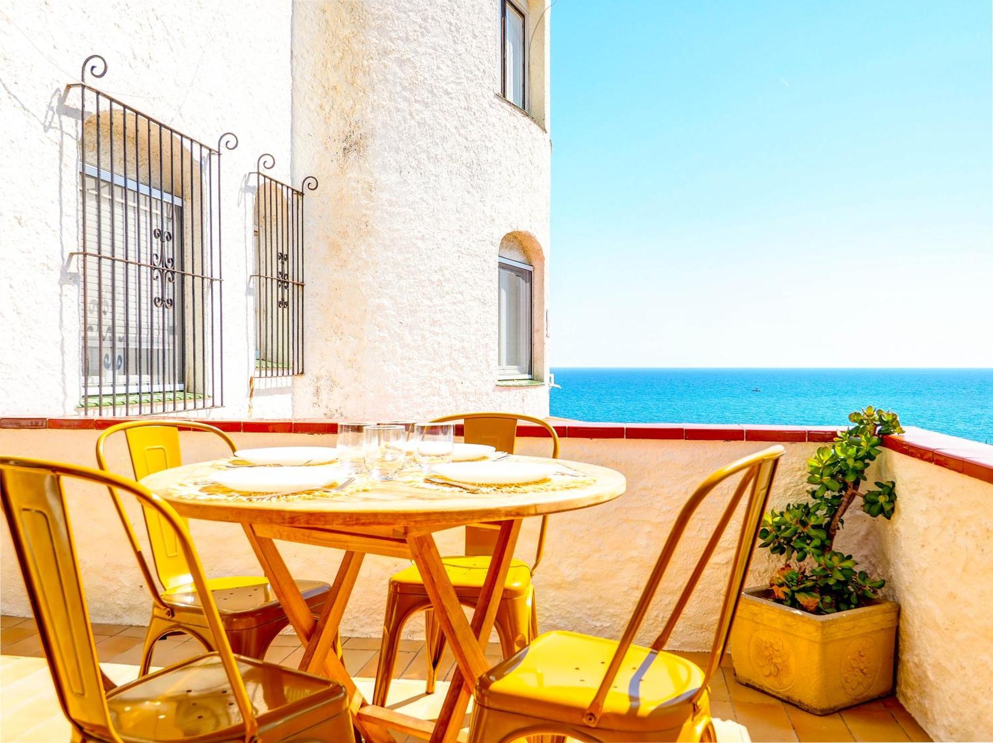 Apartment Sea Balcony By Hello Homes